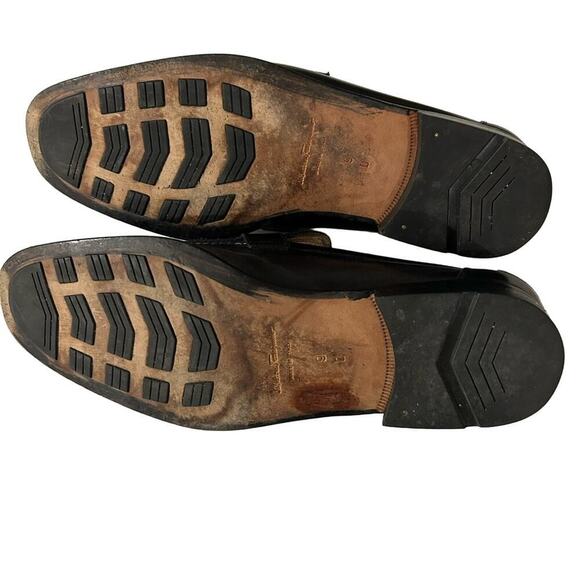 Salvatore Ferragamo  Men’s Brown Leather Dress Loafers
Size: 9 EUC